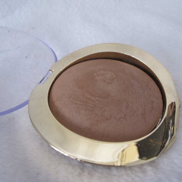 Must Bundle - Tarte Shape Tape Glow Bronzer - Picture 5 of 6